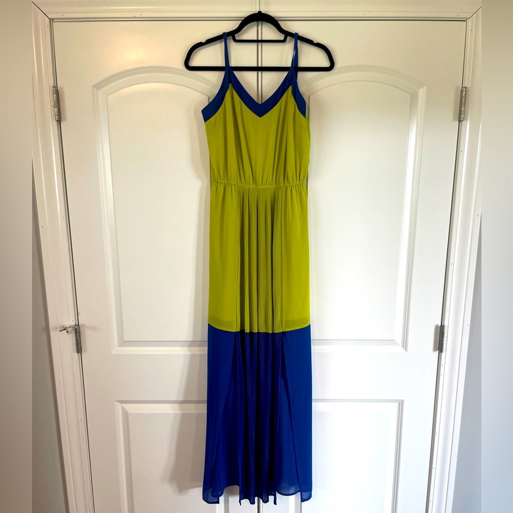 Women’s maxi dress- Medium